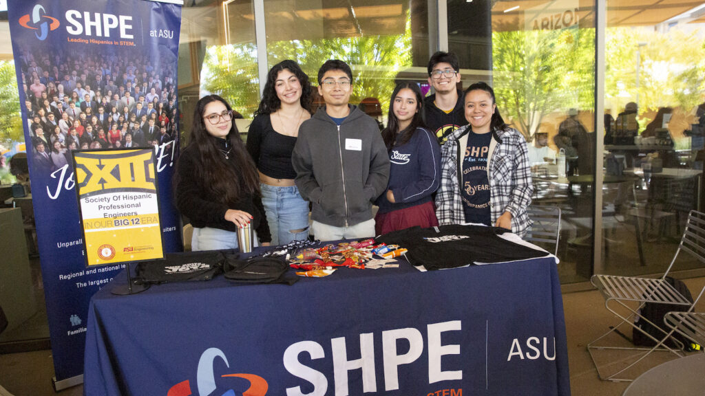 SHPE students at 2024 Homecoming